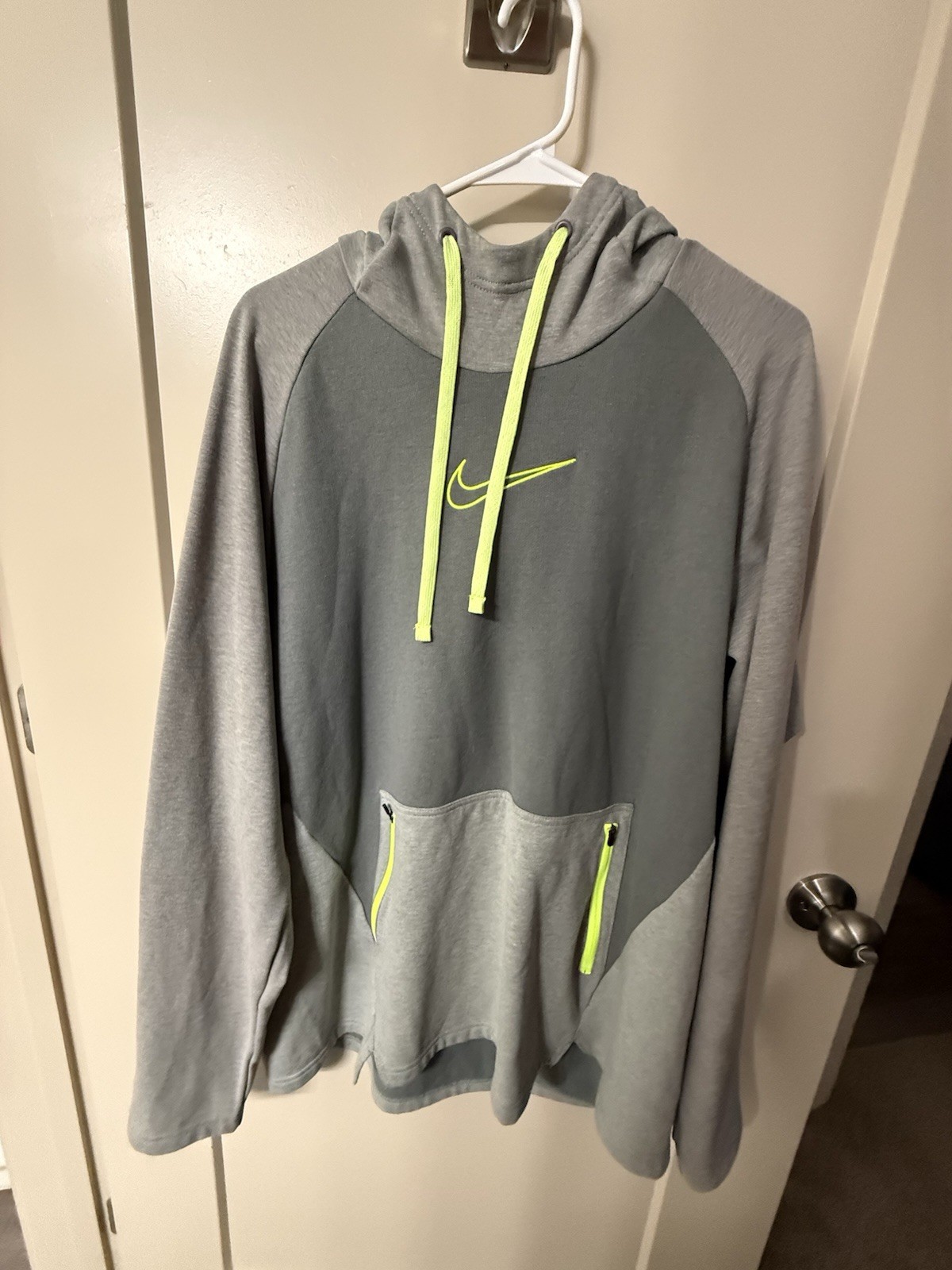 Nike Men's Pull Over Hoodie, Size XL - Charcoal Heather/Anthracite/White