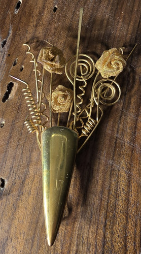Vtg Unbranded Gold-Tone Mesh Rose Flower Bouquet Brooch - Funky!!