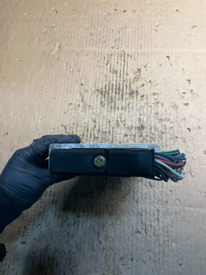 Ford Ranger 1992 módulo de control del motor 2,3 L ECU ECM u9082 DG Foto 2 de 4