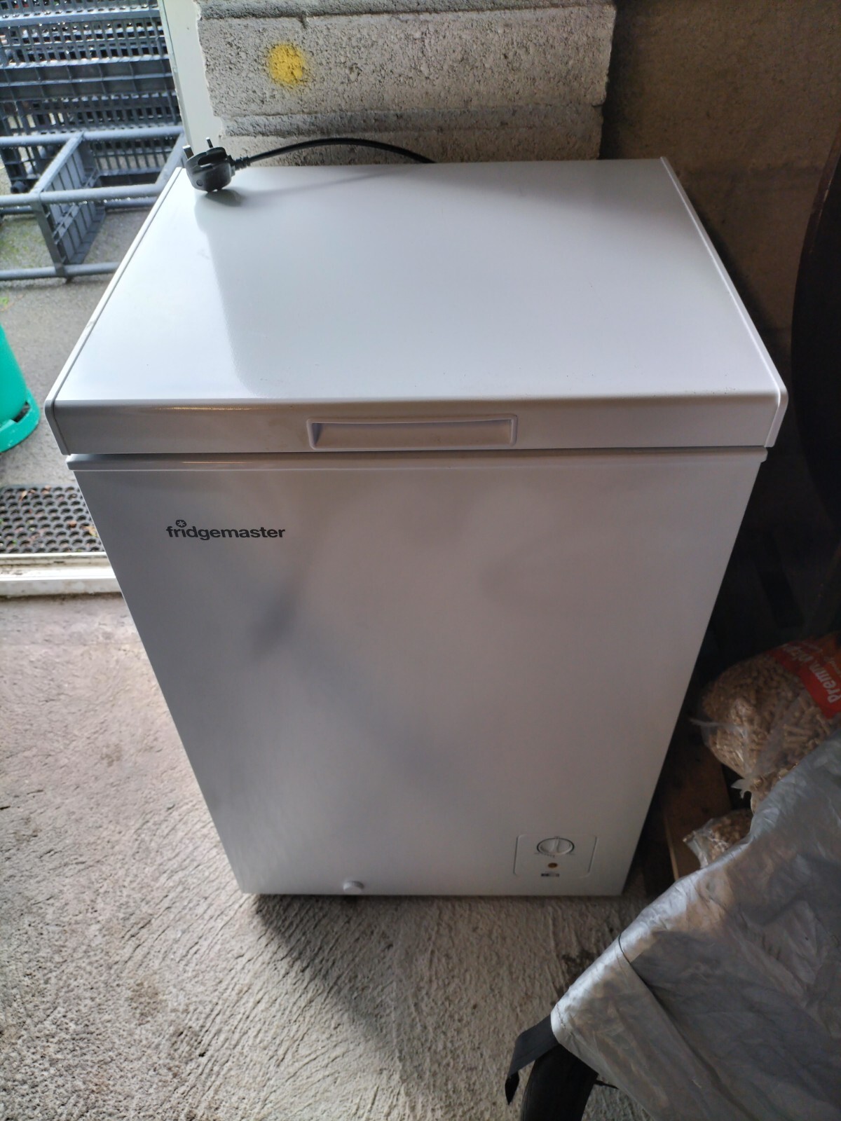 Fridgemaster MCF96 Chest Freezer Excellent Condition Still Has One Year