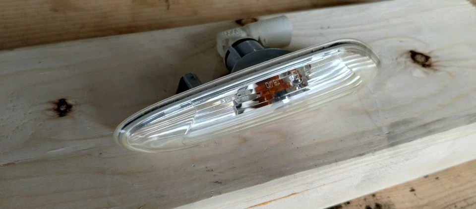 GUARDABARROS DELANTERO DERECHO BMW LUZ INTERMITENTE LUZ LÁMPARA E88 E90 1 3 SERIES 05-15 Foto 2 de 4