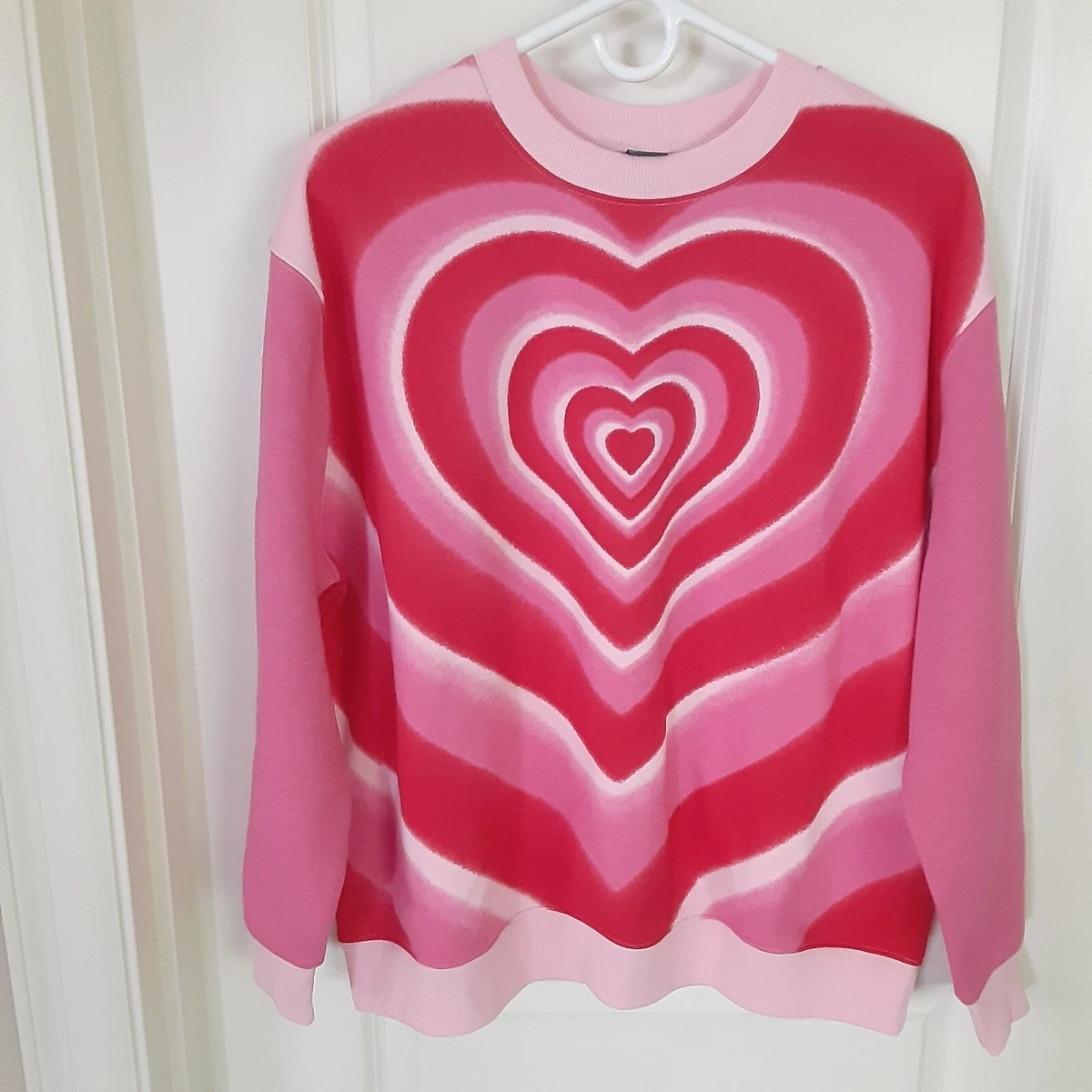 Wild Fable Women’s Size M Sweatshirt Pink Red Hearts Valentine's Day  Oversized