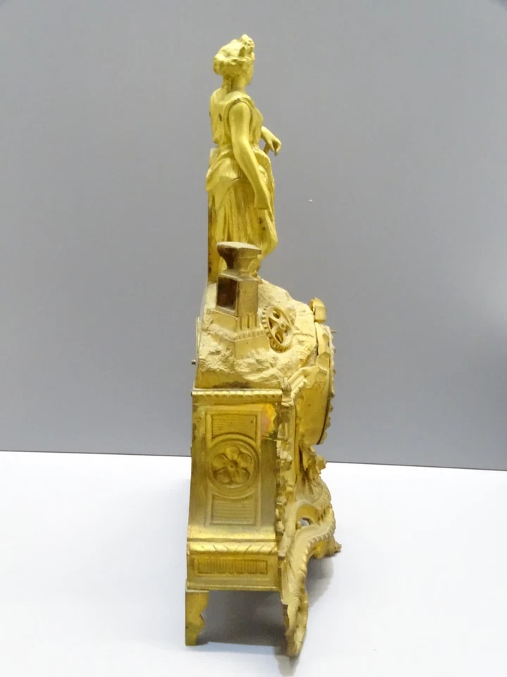 -BELLE PENDULE A POSER en BRONZE DORE XIXe époque restauration - Photo 4/4