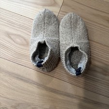 Bombas The Gripper Slippers youth Size: 11-13 Stay-Put Grips, Lining