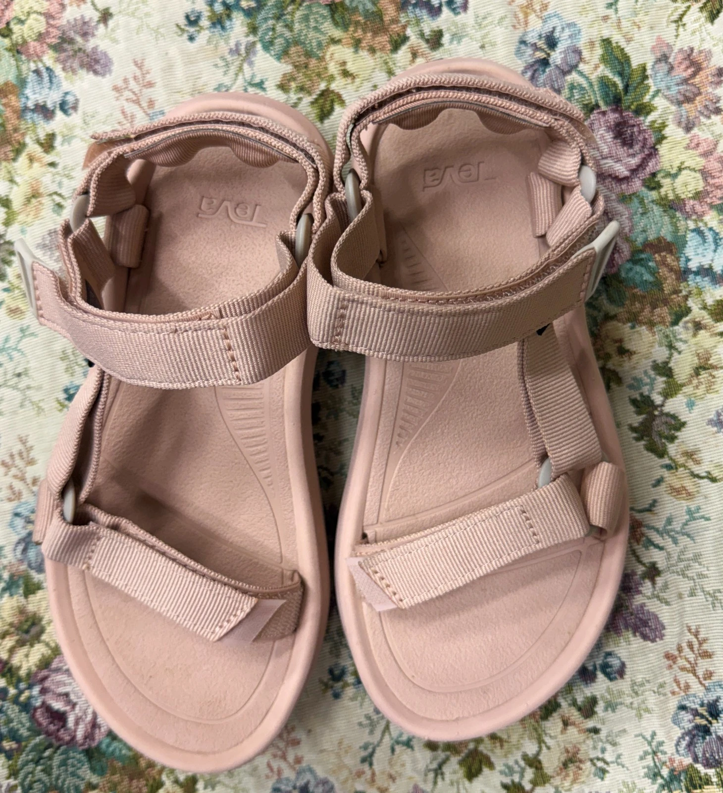 women's TEVA Hurricane XLT Ampsole • size 6 • Sugar Maple (blush tan)