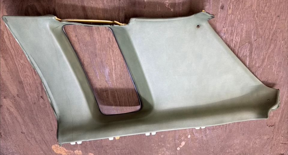 Chevrolet Monte Carlo 1974-1977 paneles de vela interiores cubiertos de vinilo oliva Foto 2 de 4