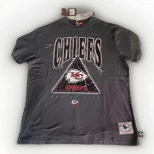 Womens Mitchell & Ness Kansas City Chiefs NFL Logo Boyfriend Shirt