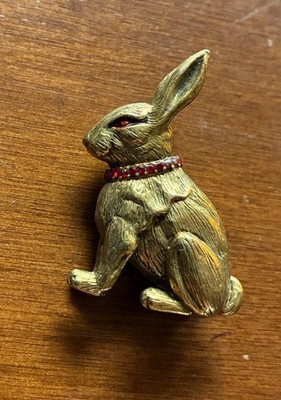 MMA Mad Rabbit Bunny Brooch Pin Metropolitan Museum of Art Gold Tone Red Crystal