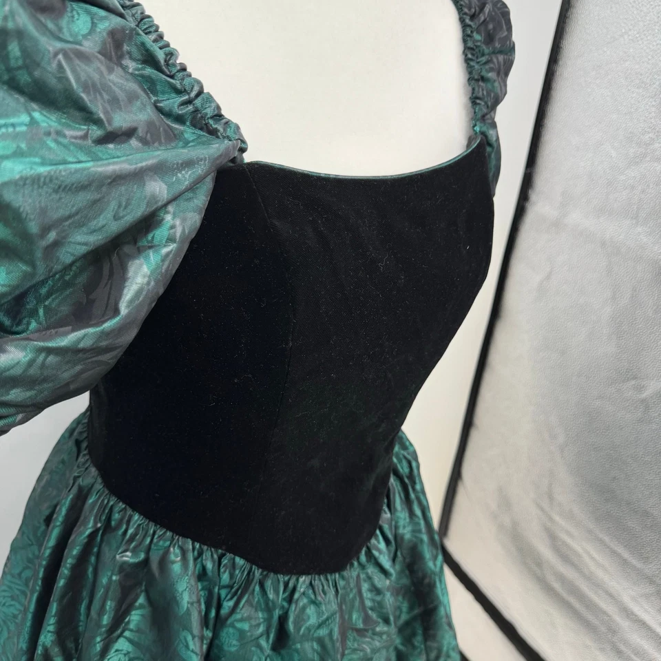 VTG 80s Laura Ashley Velvet Taffeta Gown Dress 12 Black Green Renaissance Goth - Image 4 of 4