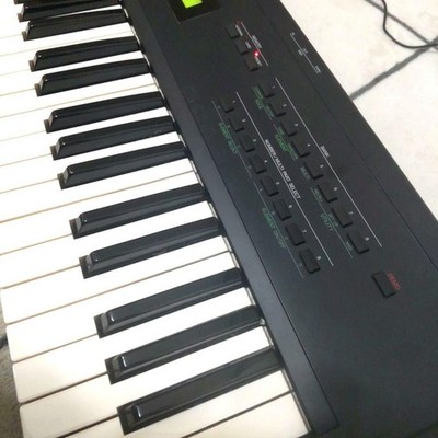 YAMAHA SY22 Synthesizer Keyboard 61 Keys Music equipment Operation