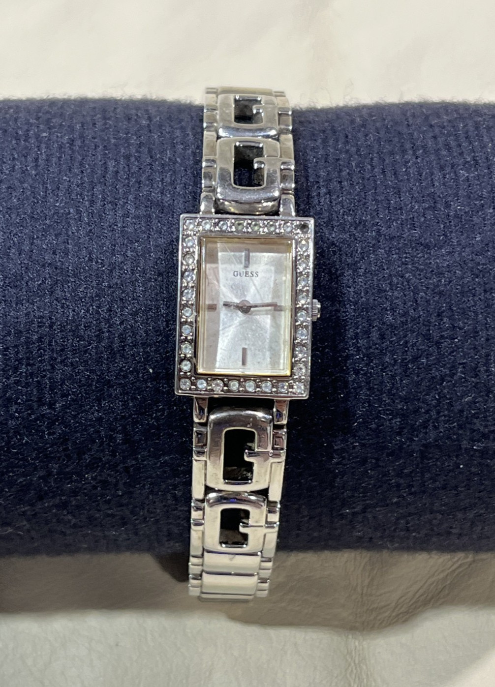 Ladies Rectangular GUESS Wristwatch U90024L1 - image 1
