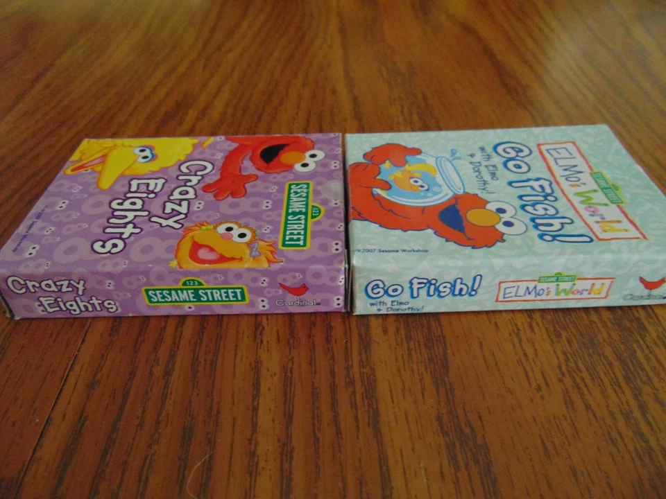 Juegos de cartas de Plaza Sésamo Go Fish With Elmo & Dorothy and Crazy Eights 2007 Foto 2 de 4