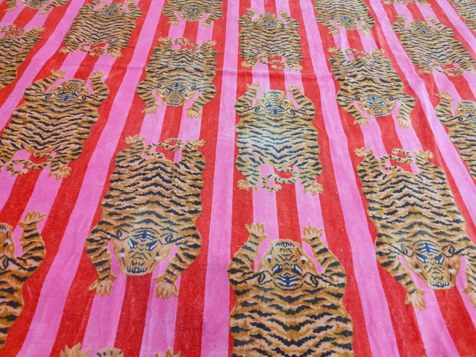 5 Yard Pink Tiger Printed Luxury Soft Velvet Fabric Indian Sewing Upholstery. - Image 2 of 4