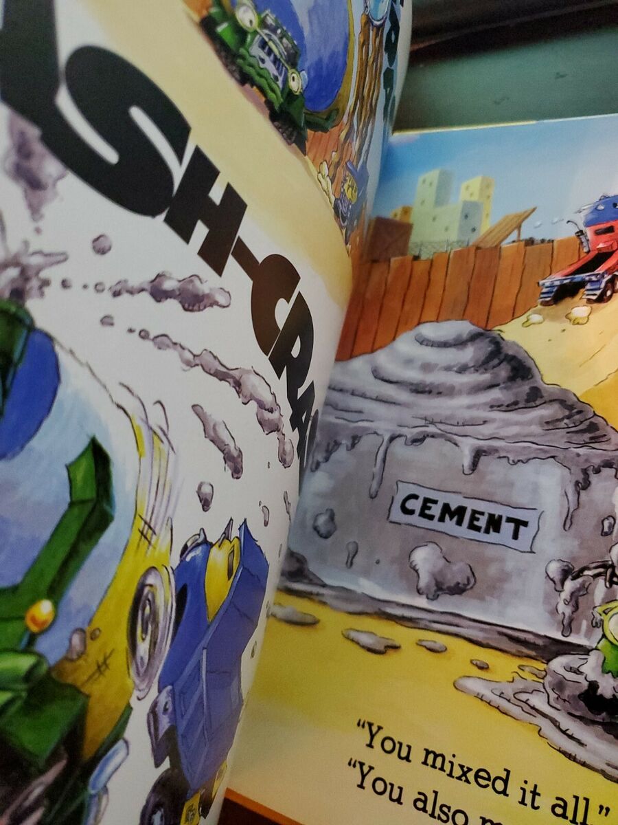 Smash! Crash! (Jon Scieszka's Trucktown)