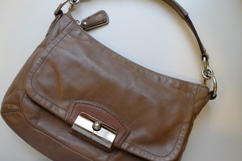 Coach Vintage Brown Gray Leather Shoulder Handbag Zip Top Medium Purse - Prelove - Picture 8 of 23