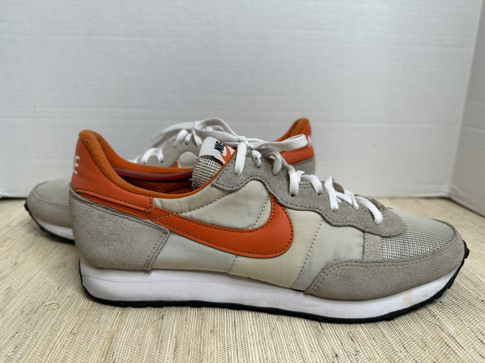 nike challenger og bone