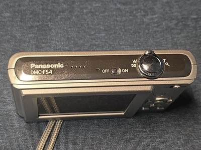 Panasonic Lumix DMC-FS4 Digital Camera 8.1 MP Silver Check