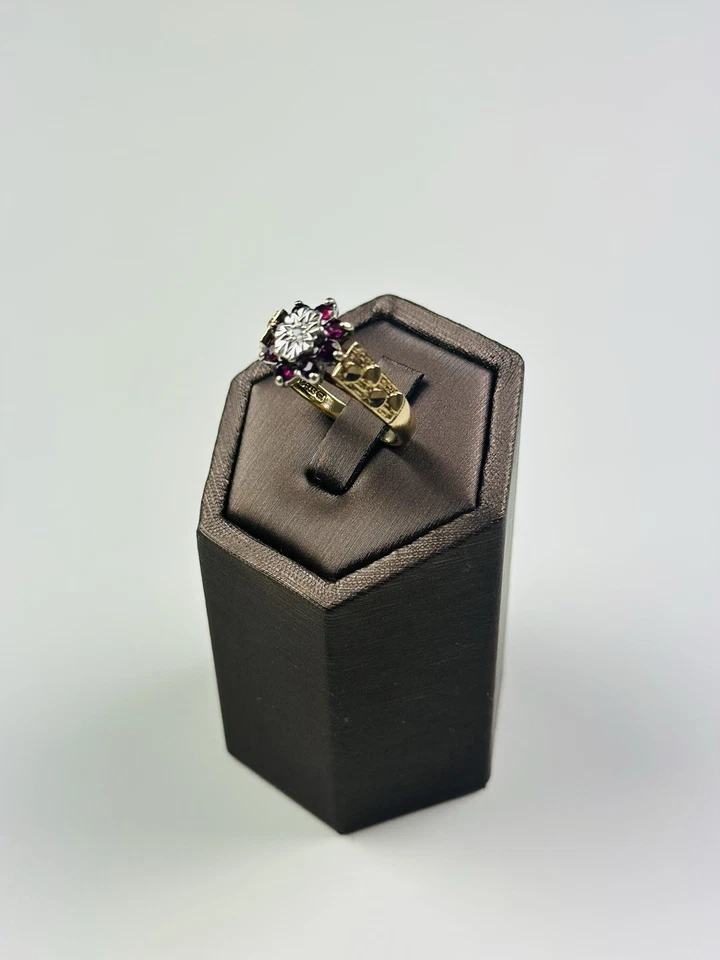 Ruby Diamond Ring 9ct Yellow Gold , Hallmarked And Antique - Image 2 of 4