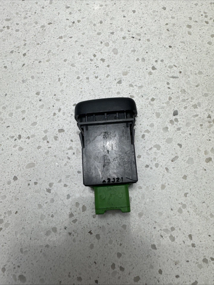 Interruptor de descongelación trasero 1999 2000 2001 2002 2003 2004 Chevrolet Tracker B464-19 Foto 2 de 4