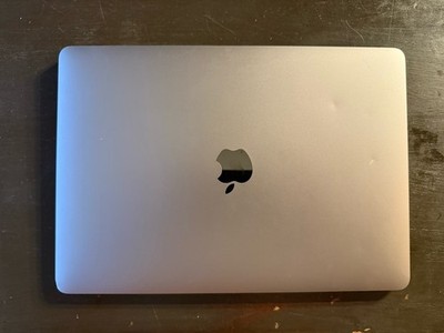 2020 Apple MacBook Air 8GB RAM 256GB SSD 13.3'' Display Apple M1 Chip Space Gray