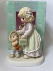 Precious Moments Figurine 2001 Cherishing Each Special Moment 101233 With Box