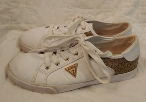 guess women's comly sneaker