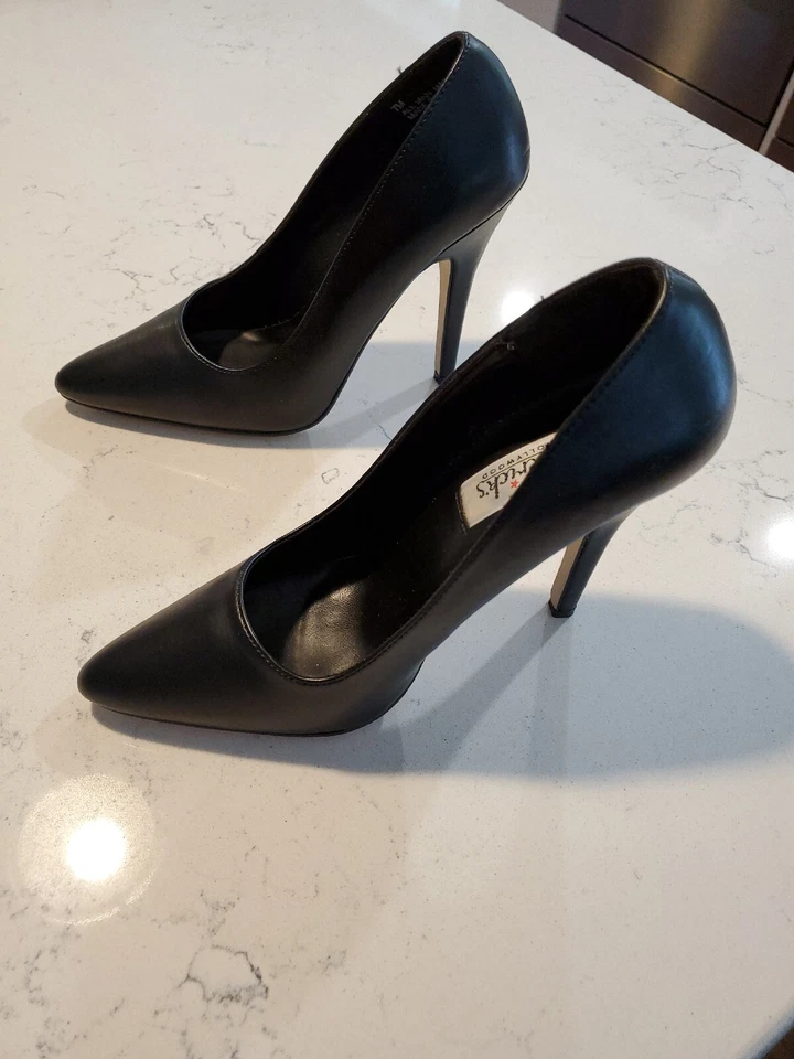 Frederick's Of Hollywood Black Stiletto Pumps Size 7 - Image 3 of 4