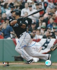 VERNON WELLS SIGNED TORONTO BLUE JAYS 8X10 PHOTO W/PROOF # 3 VERNON WELLS SIGNED TORONTO BLUE JAYS 8X10 PHOTO W/PROOF # 3
