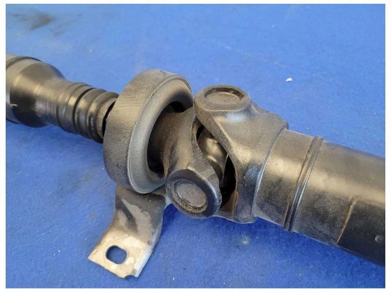 2021 Chevrolet Camaro SS Coupe Driveshaft Automatic Transmission A/T 2538 - Imagem 4 de 4