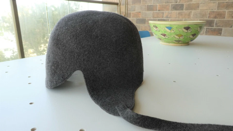 p cnq (Mad Factory) Sombrero Orejeras Japonés Porco en Lana Gris, Piloto / Fórmula Uno Foto 3 de 4