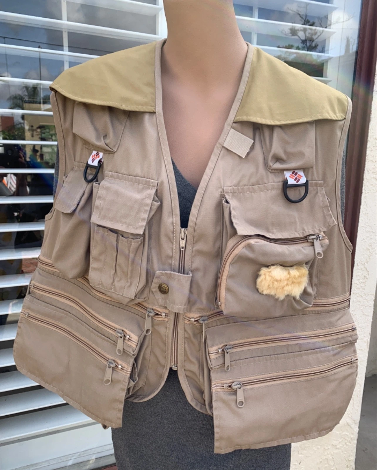 Vintage Columbia Fishing Hunting Vest Many Pockets Size XL Good Condition
Opens in a new window or t