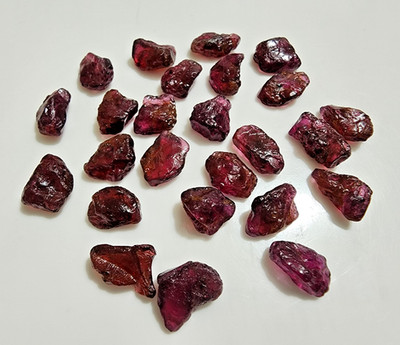 Roh Rosa Granat Edelsteine 25 Stück 12-13 mm Natur Grob Posten
