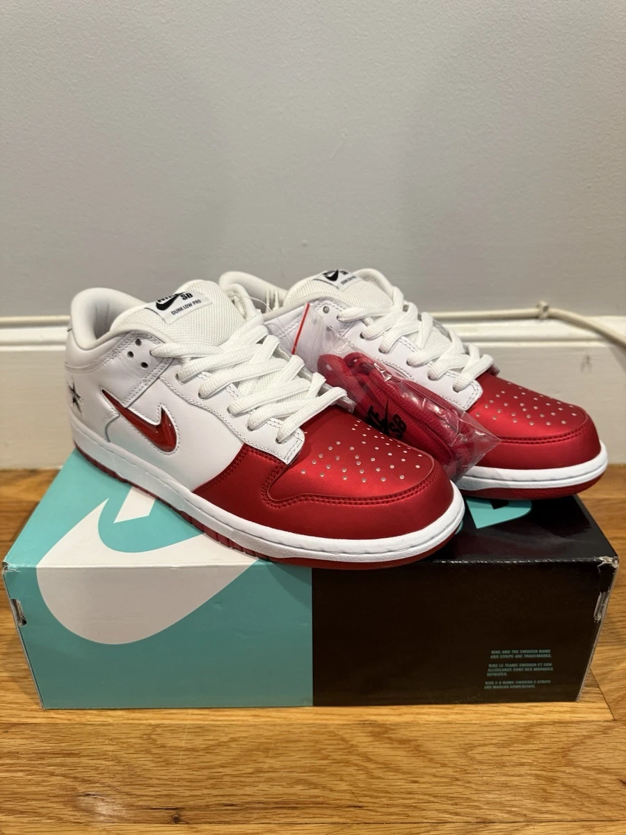Nike SB World レッド シューズ　Supreme　サイズ28.0 Nike MEN'S SB Dunk low OG QS SUPREME RED WHITE Metallic SIZE 10.5