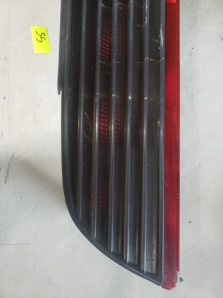 5970796 1979-81 Pontiac Firebird Trans AM lanterna traseira lateral do motorista usada pelo fabricante de equipamento original - Imagem 2 de 4