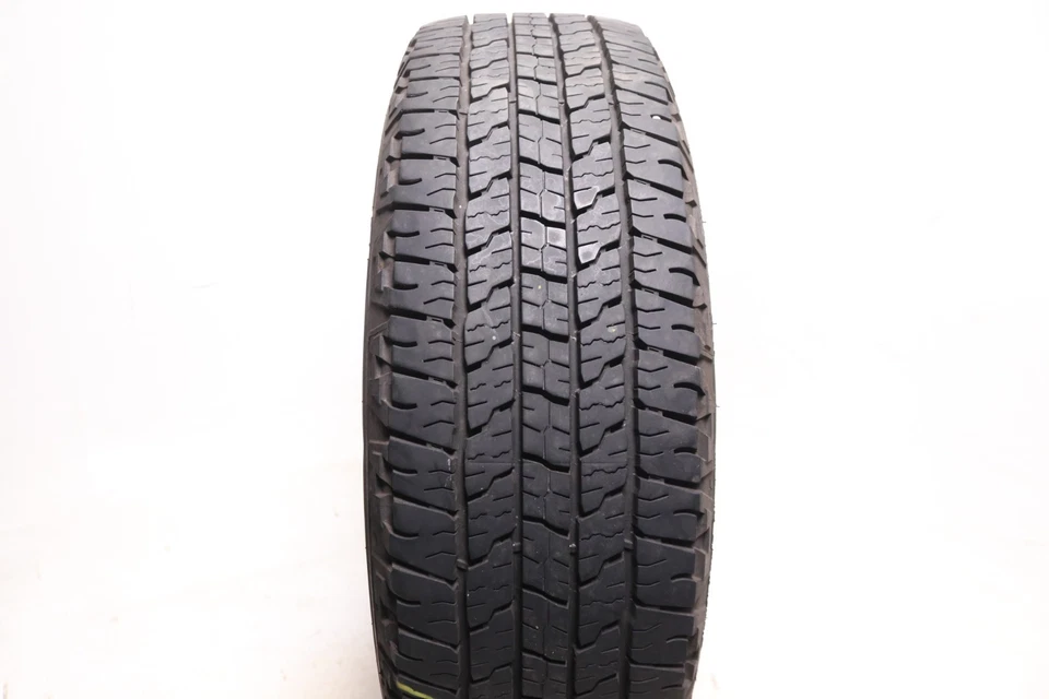 Conjunto de 2 usados LT 245/75R16 Goodyear Wrangler Workhorse HT - 120/116R - 10.5/32 - Imagem 2 de 4