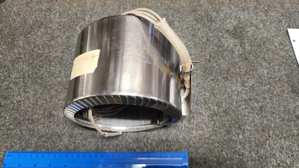 Calentador de Banda Cerámica 5 1/4" X 4 1/2" 230/460V 2000W Foto 3 de 4