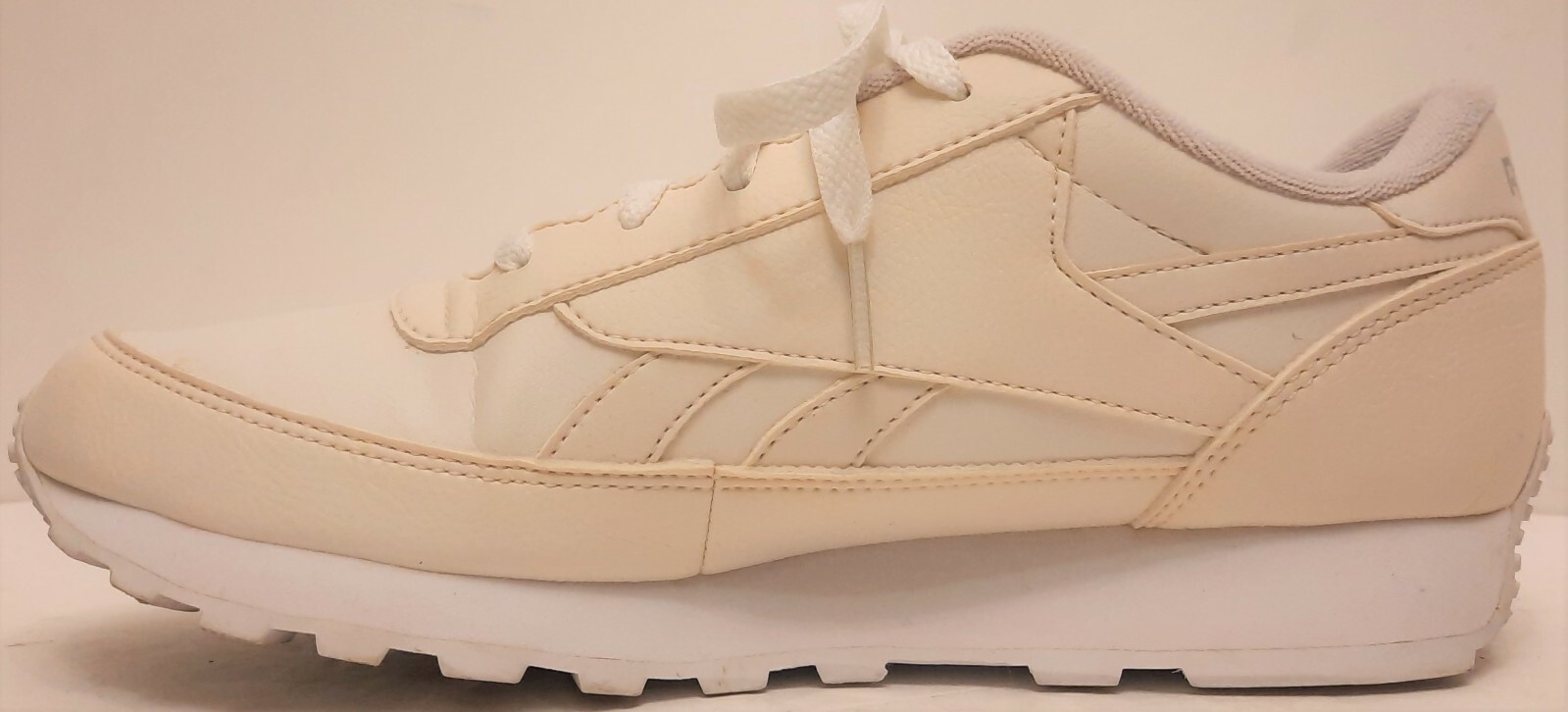 Reebok Classic Renaissance V67018 White/Off-White Sneakers Shoes Women Sz 8 Wide