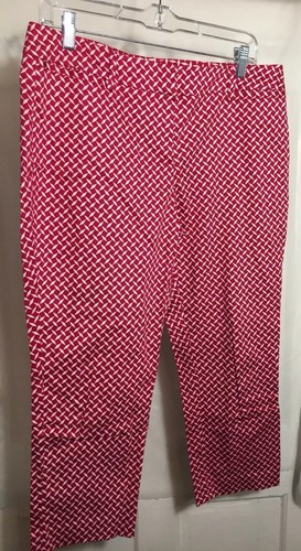 COMPANY WOMENS CROPPED CAPRIS Size 