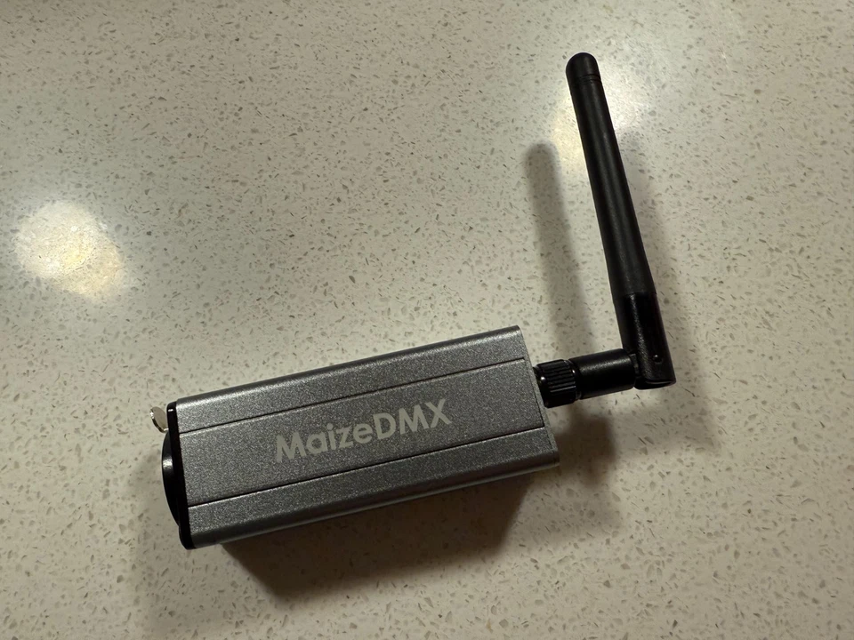 MaizeDMX Bluetooth to DMX output adapter - Image 2 of 3