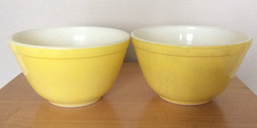 2 vintage Pyrex 401 small golden yellow nesting mixing bowls 3 Cup - Image 1