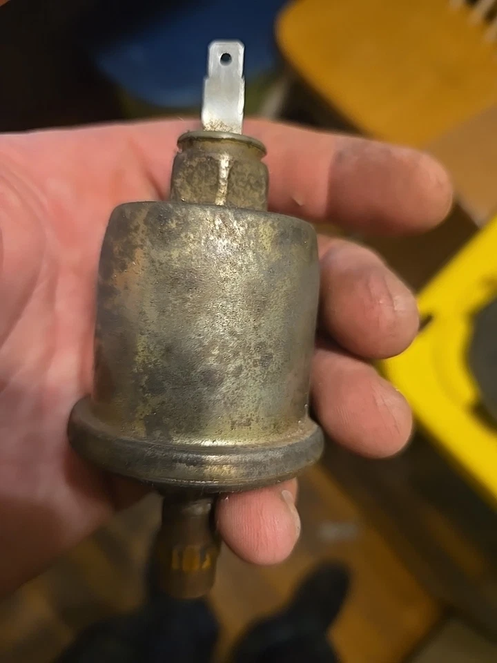 Chevrolet Monte Carlo SS 1985-1986 transmisor de presión de aceite usado OEM funciona carrocería G Foto 3 de 3