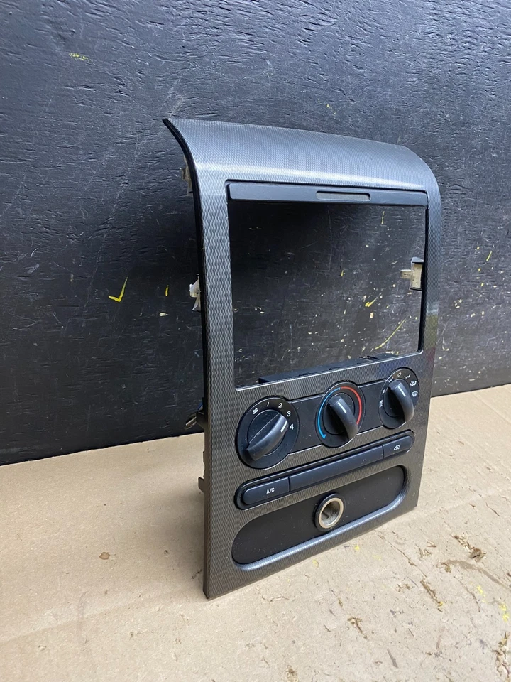 2004年至2008年福特F150无线电气候仪表板边框环绕黑色u5106 DG — 第 2/4 张图片