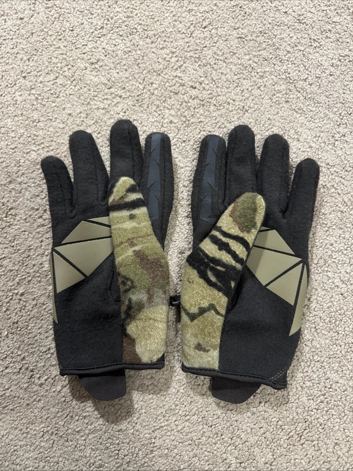 Under Armour Speedfreak Wool Blend Camo Gloves Medium - Image 2 of 3