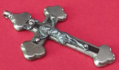 Ancien Pendentif Croix Crucifix en metal et bois - Photo 1/4