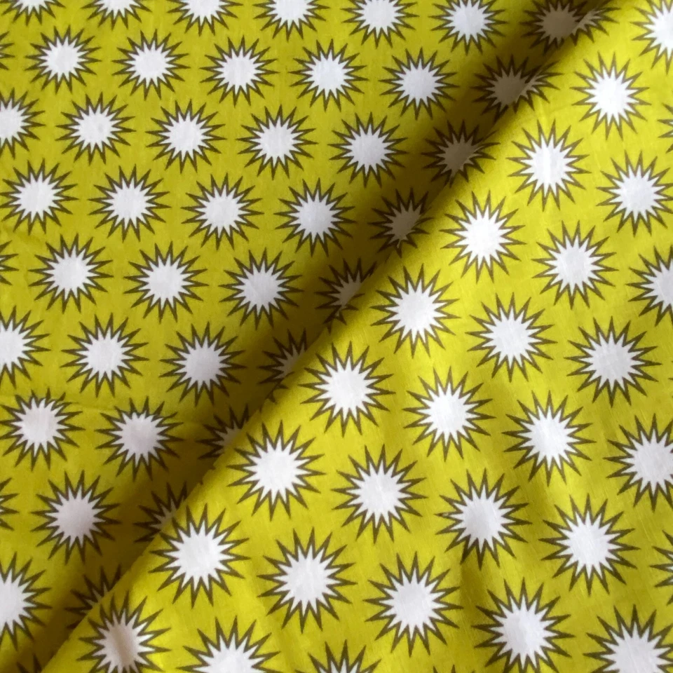 Tela Starburst verde acolchado algodón por novedad Elizabeth Hartman Foto 2 de 4