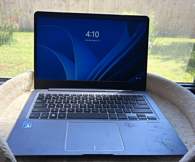 ASUS VivoBook 14'' Laptop Intel Core i3 2.40GHz 8GB RAM 128GB SSD Gray