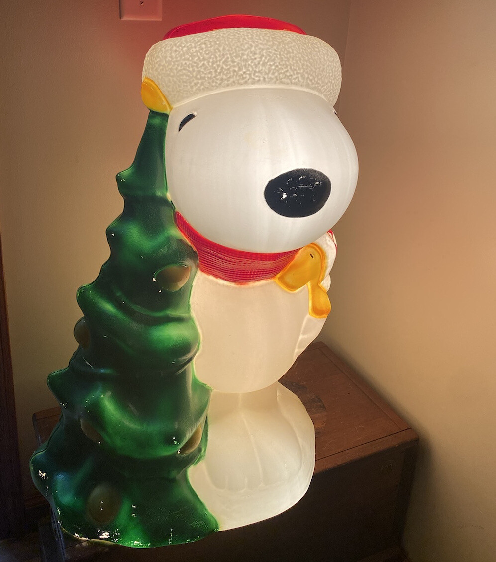 Snoopy Peanuts 30" Blow Mold Christmas Tree Woodstock Light Up USA 2010