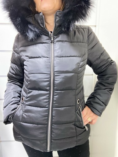 GIUBBOTTO DONNA NERO CON PELLICCIA ECOLOGICA CAPPUCCIO COMODO E TREND TREND  | eBay