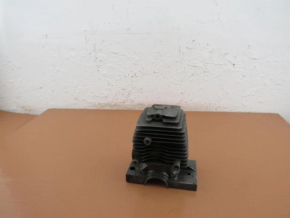 Geen Machine 7400 Chainsaw OEM Cylinder - Image 2 of 4