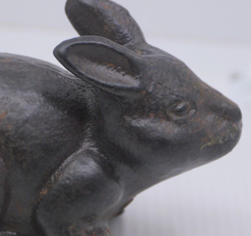 CAST IRON BUNNY RABBIT FIGURINE, PAPERWEIGHT, EASTER ITEM - Picture 2 of 6